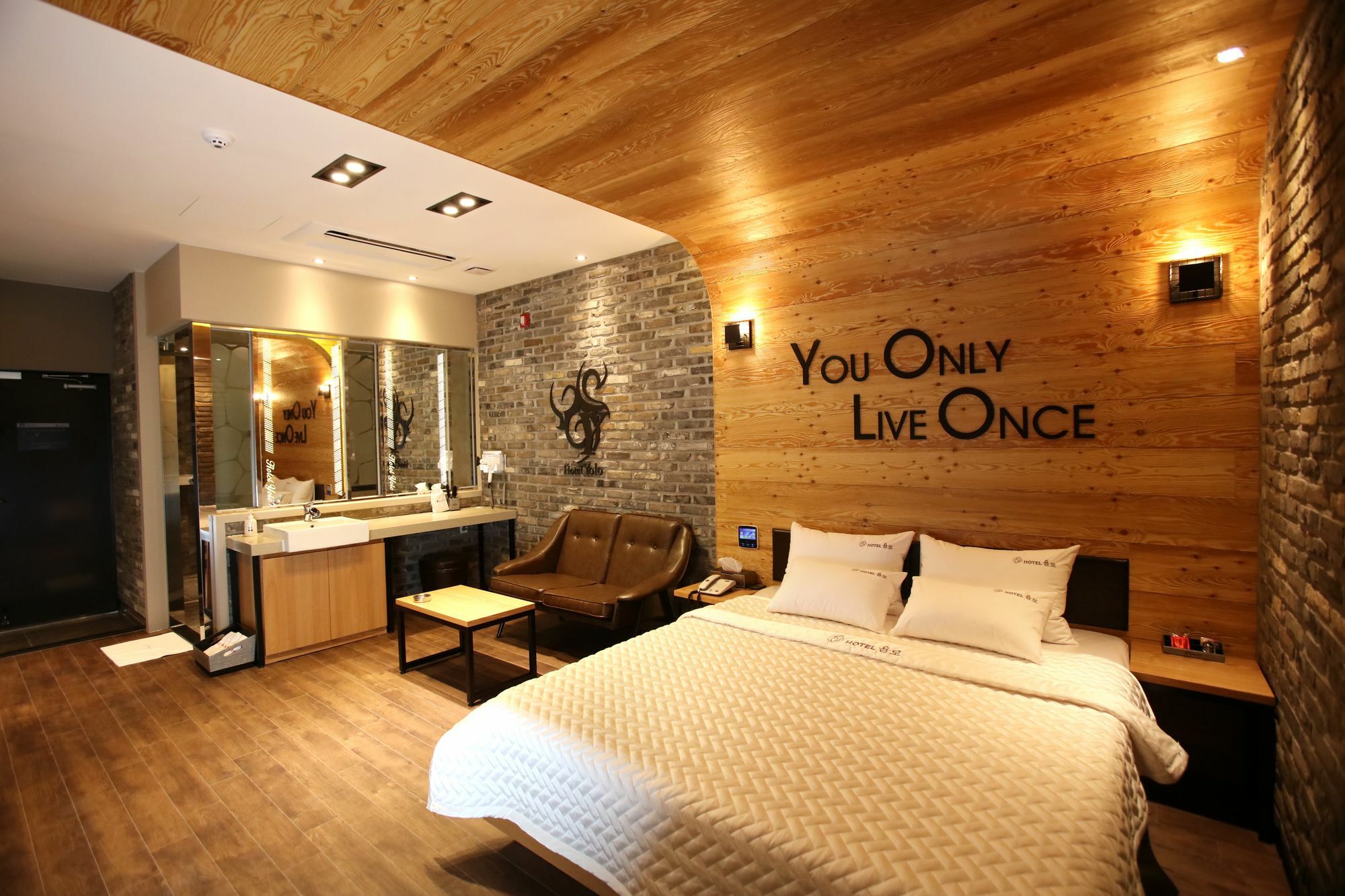 Hotel Yolo Chongnae-dong Exterior photo